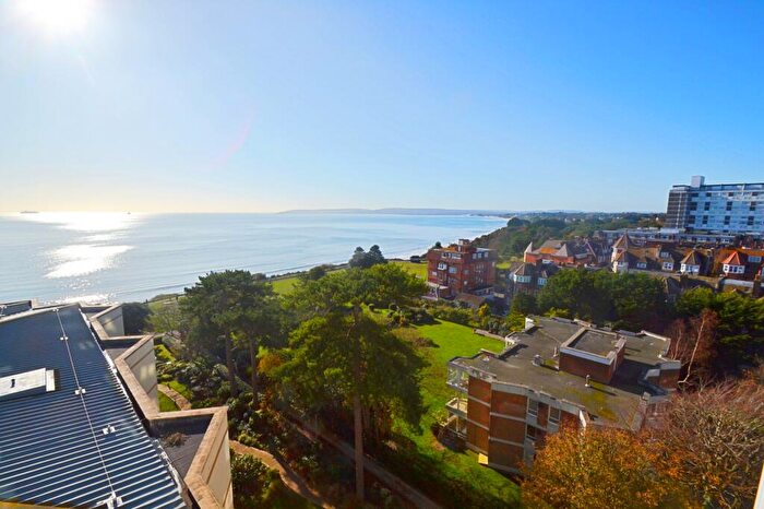 2 Bedroom Flat For Sale In West Cliff, BH2