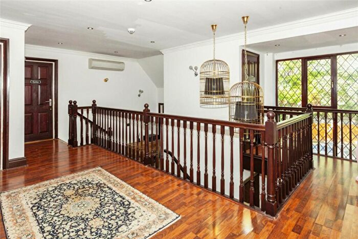 5 Bedroom Detached House For Sale In Fishery Road, Maidenhead, Berkshire, SL6