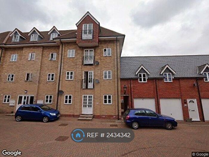 2 Bedroom Flat To Rent In Connaught Close, Colchester, CO1