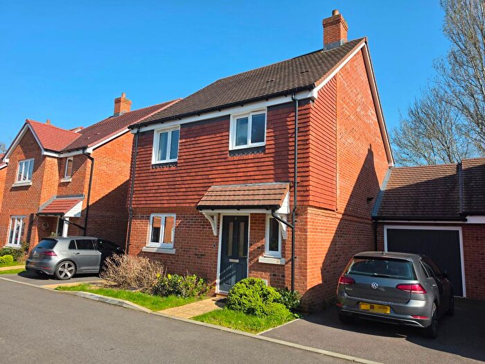 3 Bedroom Detached House To Rent In Great Stones Way, Ash, GU12