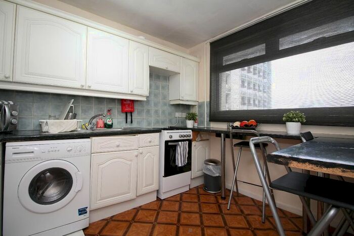 3 Bedroom Maisonette To Rent In Roberta Street, Bethnal Green, London, E2