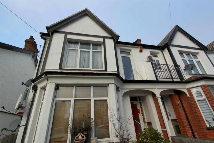 Studio To Rent In Satanita Road, Westcliff-On-Sea, SS0