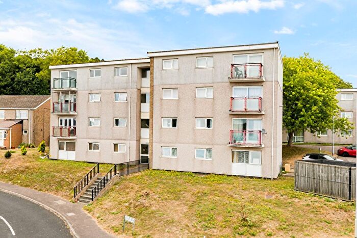 3 Bedroom Flat For Sale In Friars Way, Dover, CT16