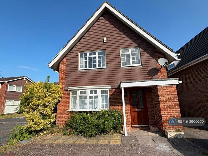 4 Bedroom Detached House To Rent In Welby Crescent, Wokingham, RG41