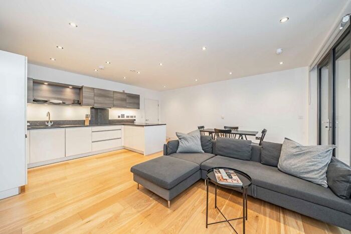 2 Bedroom Flat To Rent In Faraday Road, North Kensington, W10