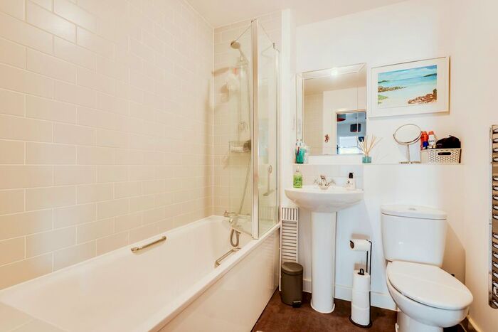 2 Bedroom Flat For Sale In Furrow Crescent, Curbridge, Witney, Oxfordshire, OX29