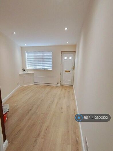 1 Bedroom End Of Terrace House To Rent In Princess Road, Aylesbury, HP21