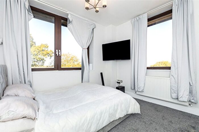 1 Bedroom Flat For Sale In Hazelwick Avenue, Crawley, West Sussex, RH10