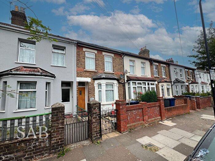 4 Bedroom Terraced House To Rent In Queens Road, Southall, UB2