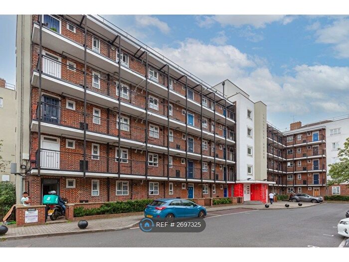 2 Bedroom Flat To Rent In Chagford House, London, E3
