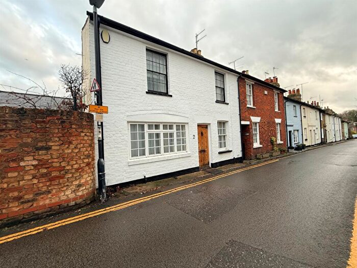 3 Bedroom End Of Terrace House For Sale In Mill Lane, Welwyn, AL6