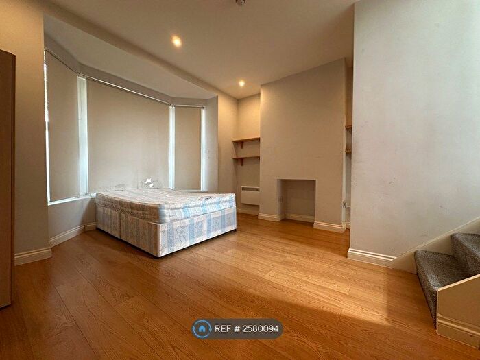 1 Bedroom Flat To Rent In Merton Road, London, E17