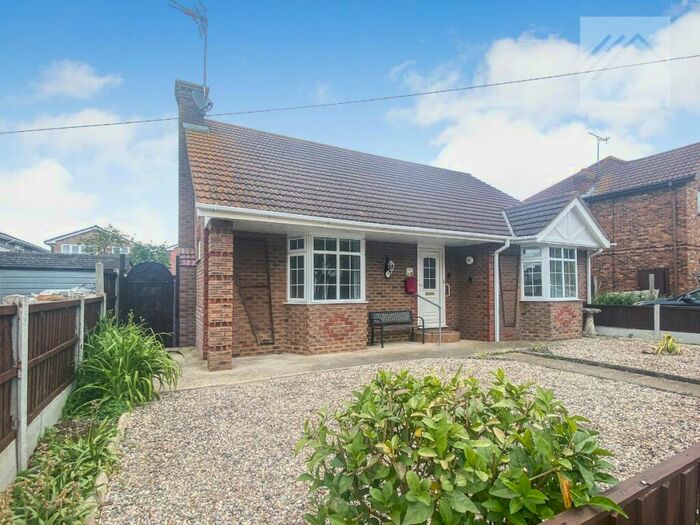 2 Bedroom Bungalow To Rent In Grafton Road, Canvey Island, SS8
