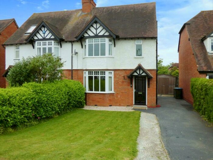 3 Bedroom Semi-Detached House To Rent In Hathaway Lane, Stratford-upon-Avon, CV37