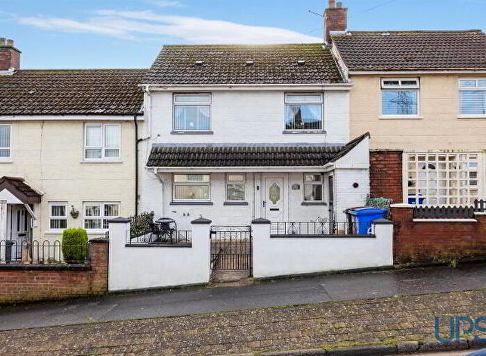 4 Bedroom Mid Terraced House For Sale In Norglen Crescent, Belfast, BT11