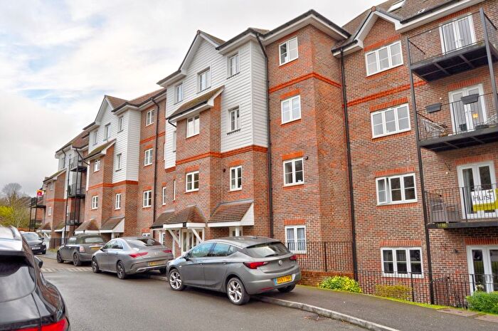 2 Bedroom Flat For Sale In Aspen Court, Freer Crescent, High Wycombe, Buckinghamshire, HP13