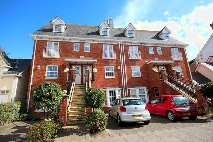 2 Bedroom Maisonette To Rent In Burnell Gate, Chelmsford, CM1