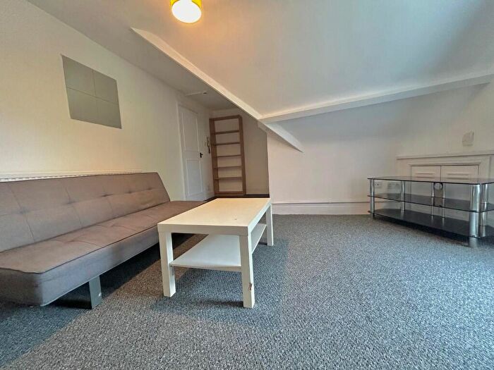 1 Bedroom Apartment To Rent In Richmond Road, Cardiff(City), CF24