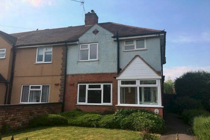 3 Bedroom Property To Rent In Dovehouse Fields, Lichfield, WS14