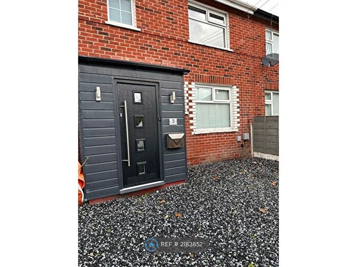 3 Bedroom Semi-Detached House To Rent In Summers Avenue, Stalybridge, SK15