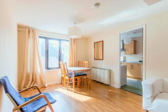 1 Bedroom Flat To Rent In Pleasance, Edinburgh, EH8
