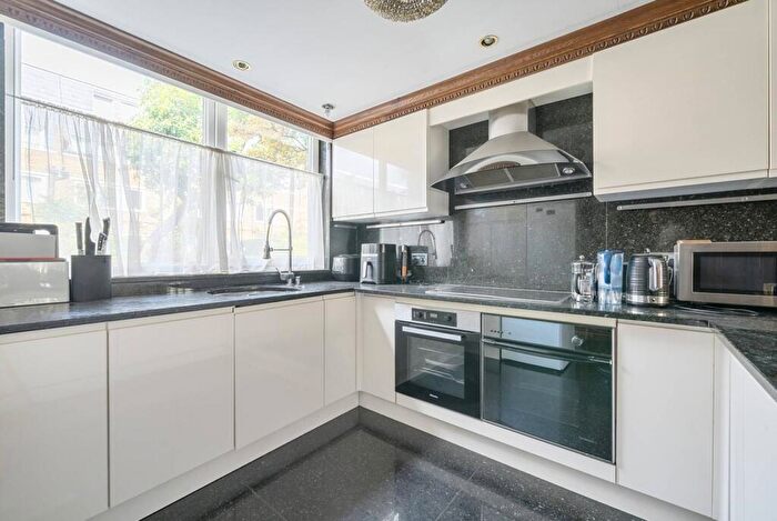 3 Bedroom Flat To Rent In Harewood Avenue, Marylebone, London, NW1