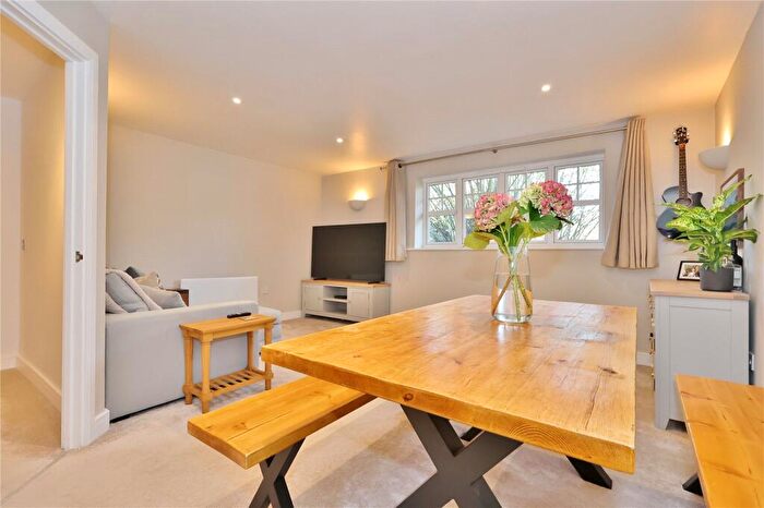 1 Bedroom Apartment For Sale In Heathside Road, Woking, Surrey, GU22
