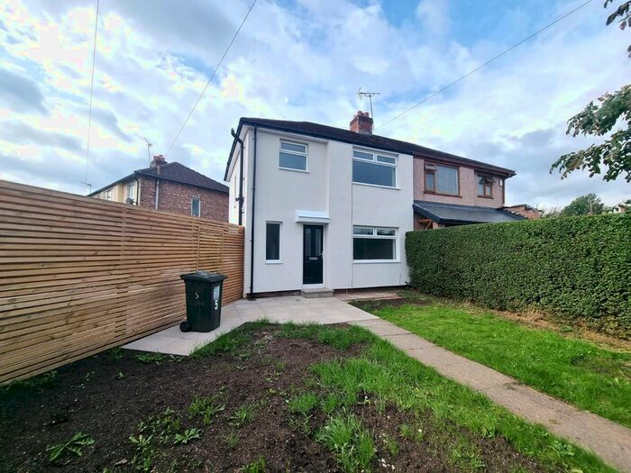 3 Bedroom Semi-Detached House To Rent In Valley Drive, Great Sutton, Ellesmere Port, Cheshire, CH66