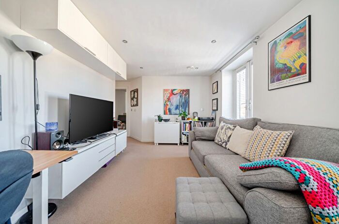 1 Bedroom Flat For Sale In Well Hall Road, Eltham, SE9