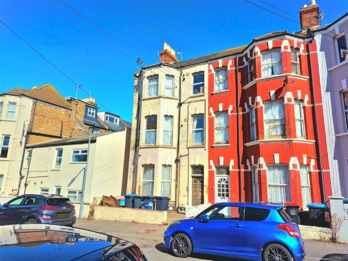 1 Bedroom Flat To Rent In Hatfeild Road, Margate, CT9