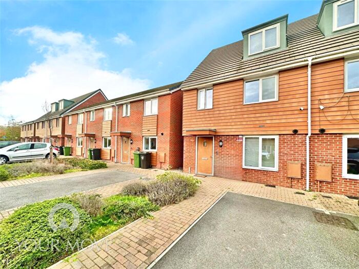 3 Bedroom Semi Detached House For Sale In Muir Drive, Dartford, Kent, DA1