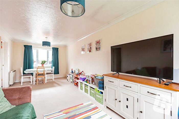 2 Bedroom Flat For Sale In Ramshaw Drive, Chelmer Village, Chelmsford, Essex, CM2
