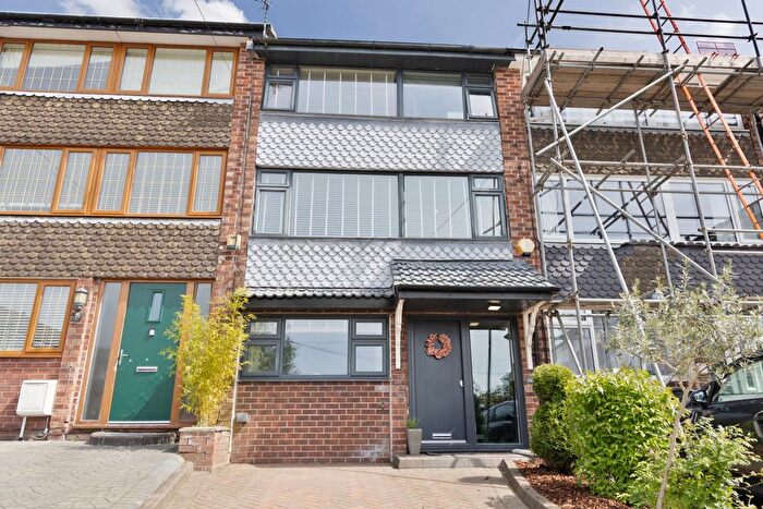 3 Bedroom Town House For Sale In Croxton Close, Marple, Stockport, SK6
