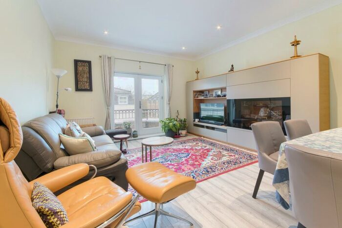 2 Bedroom Flat To Rent In Northpoint, Camden Road, Camden, NW1