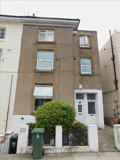1 Bedroom Flat To Rent In Pier Road, Northfleet, Gravesend, DA11
