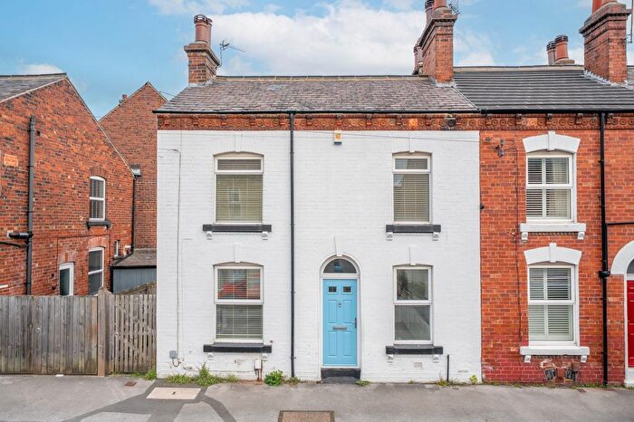 2 Bedroom Semi-detached House For Sale In Chatsworth Road, Harrogate, HG1