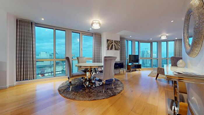 2 Bedroom Flat To Rent In Ontario Tower, Fairmont Avenue, London, E14