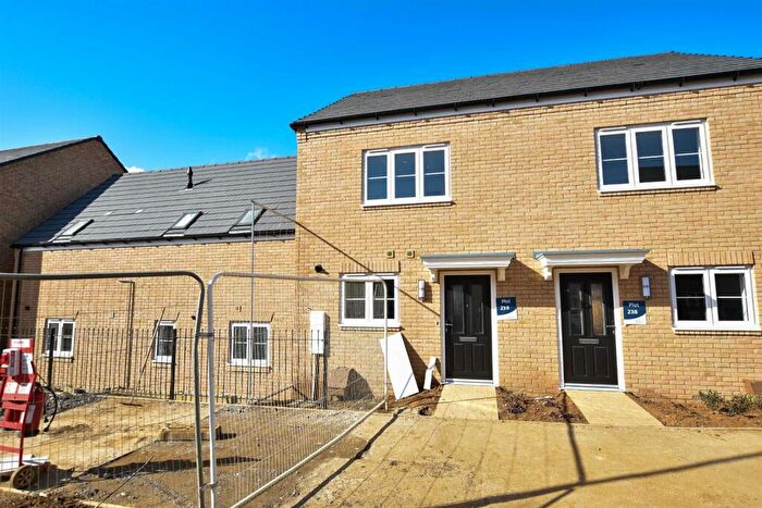 2 Bedroom Semi-Detached House To Rent In Irthlingborough Road North, Wellingborough, NN8