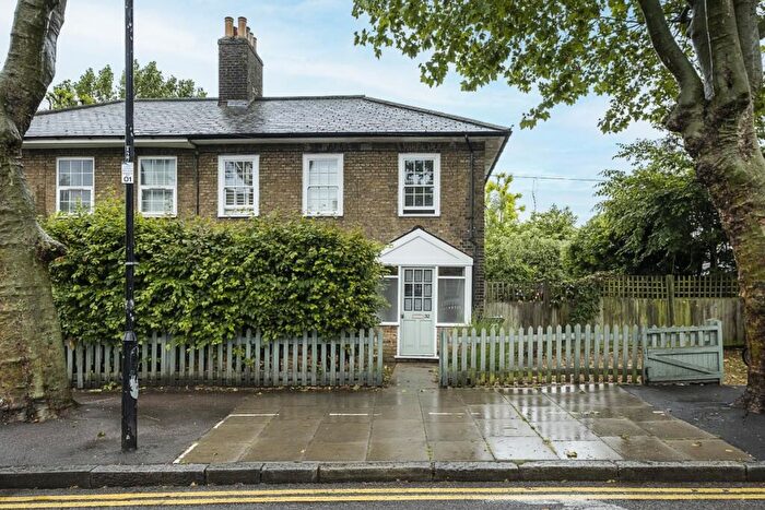 3 Bedroom Semi-Detached House To Rent In Thermopylae Gate, E14