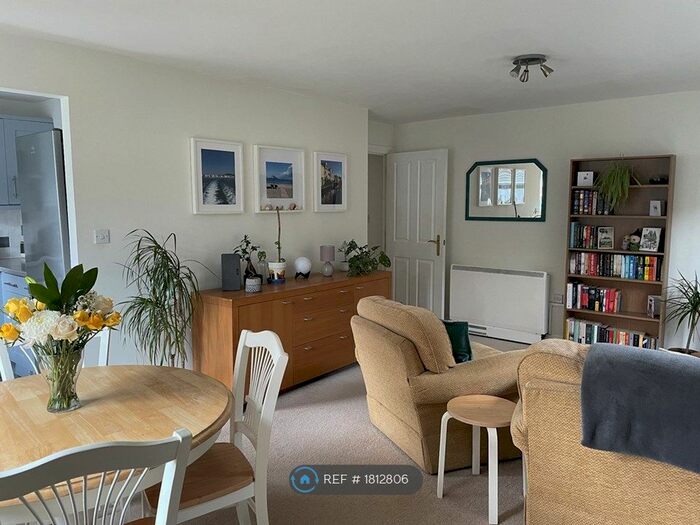 2 Bedroom Flat To Rent In Doudney Court, Bedminster, Bristol, BS3