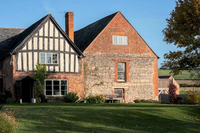 3 Bedroom Semi-Detached House To Rent In Sandhurst Lane, Gloucester, GL2