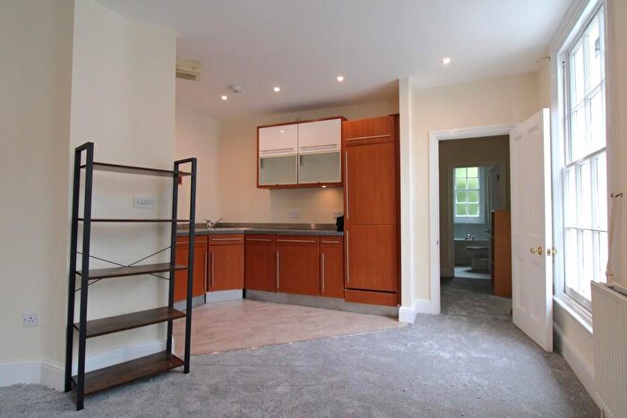 1 Bedroom Apartment To Rent In St James Place, Edgbaston, B15