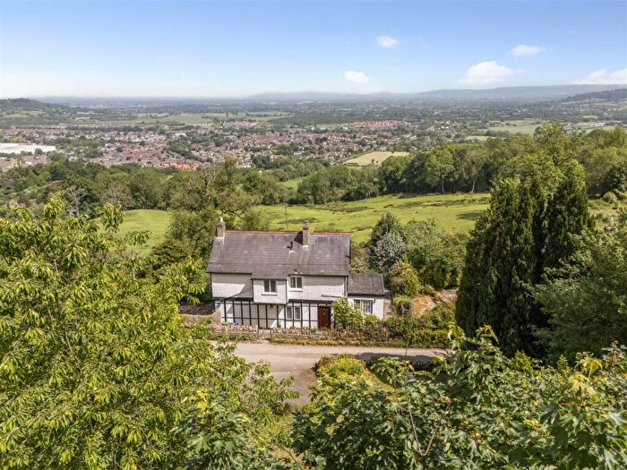 5 Bedroom Detached House For Sale In Cooper's Hill, Gloucester, GL3