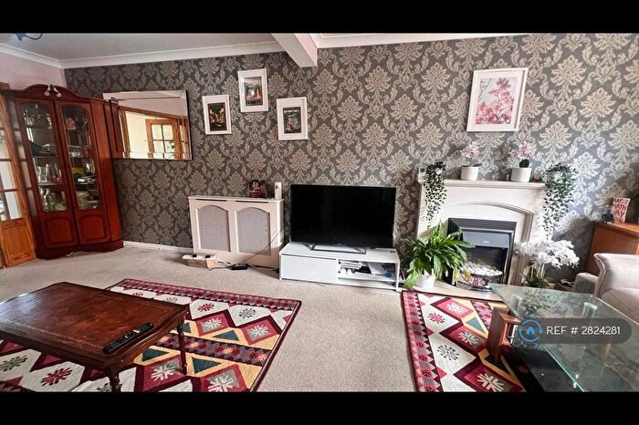 4 Bedroom Semi Detached House To Rent In Ripon Grove, Sale, M33