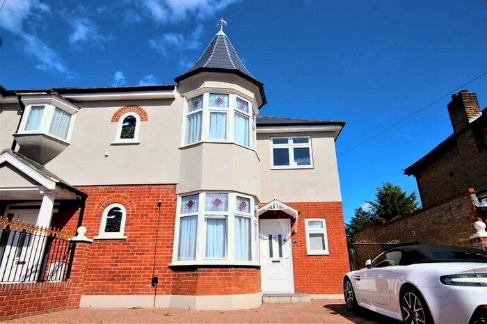 3 Bedroom Semi-Detached House To Rent In Kimberley Road, London, E4
