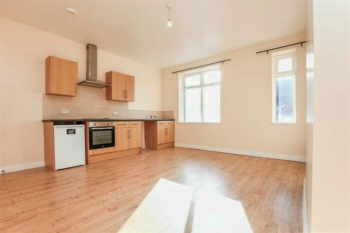 2 Bedroom Flat To Rent In The Green, Southwick, Sunderland SR5