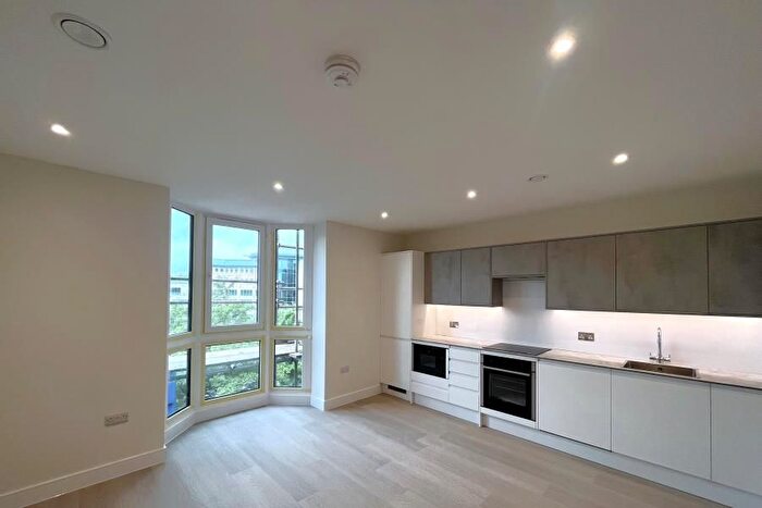 1 Bedroom Flat To Rent In Church Street West, Horsell, Woking, GU21