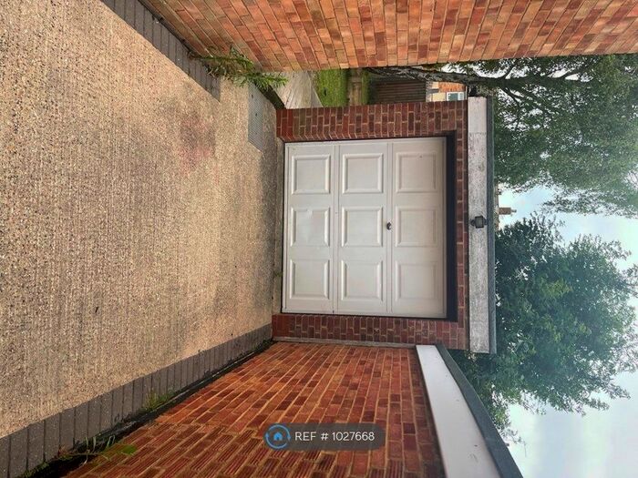 3 Bedroom Semi-Detached House To Rent In Humber Way, Bletchley, Milton Keynes, MK3