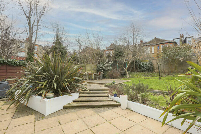 3 Bedroom Ground Maisonette To Rent In Curzon Road, Muswell Hill, London, N10