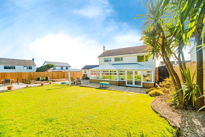 4 Bedroom Detached House For Sale In Park Lane, Groesfaen, Pontyclun, CF72